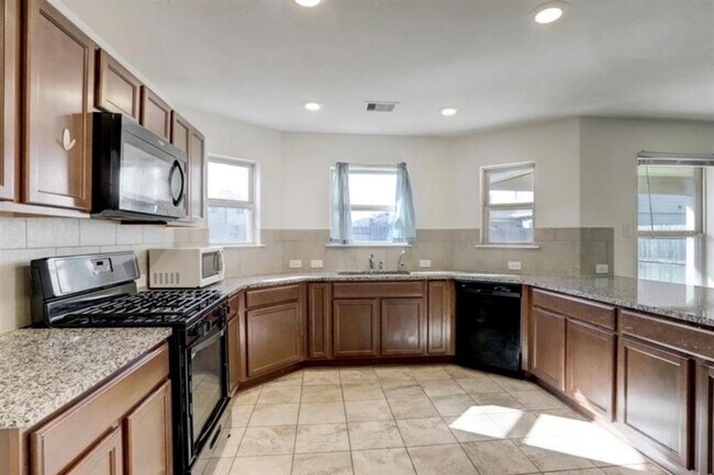 Building Photo - 13111 Mills Grove Dr