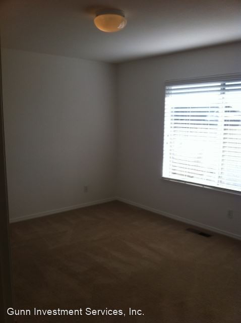 Building Photo - 3 br, 2 bath House - 1422 Rosy Finch Drive