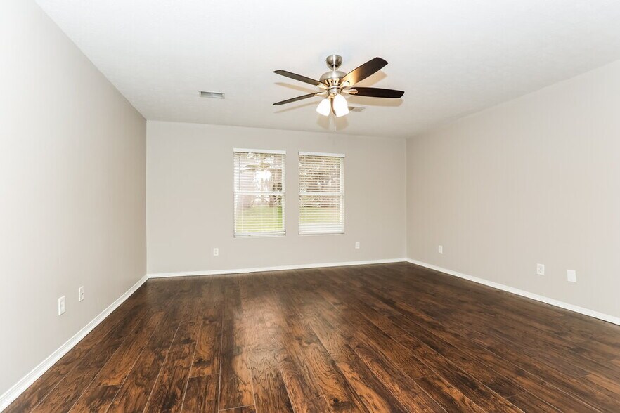 Building Photo - 2657 Sutherland Dr