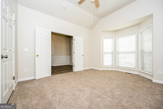 Building Photo - 520 Hilly Ct