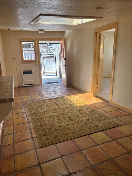 Building Photo - 2308 Woolsey St