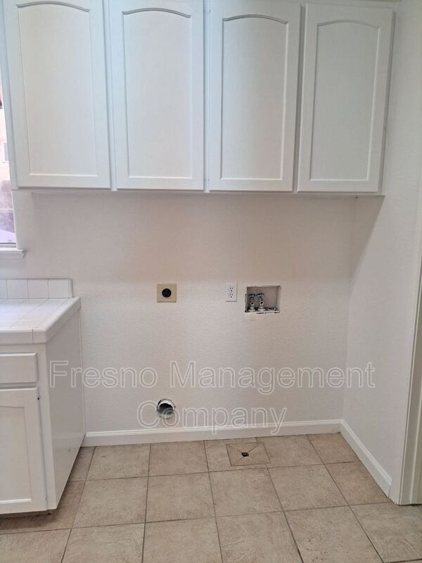 Building Photo - 7530 N Trellis Cir