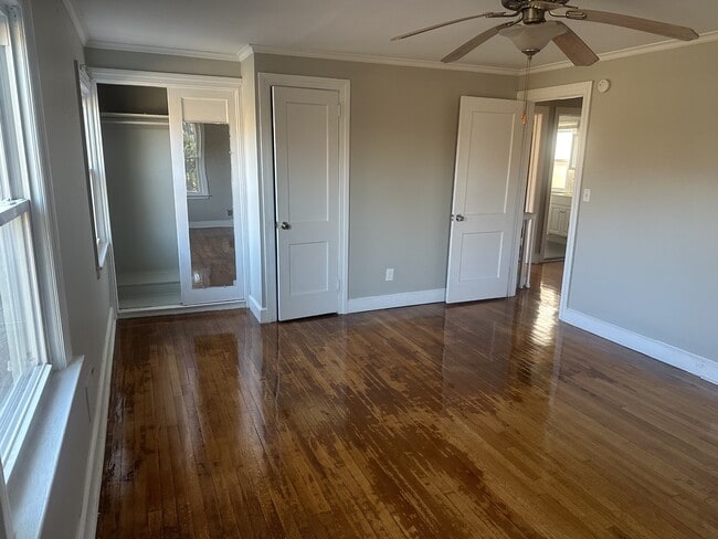 Building Photo - 530 Bellevue Rd