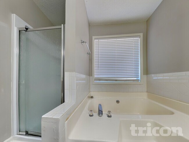 Building Photo - 404 Wolf Creek Ct