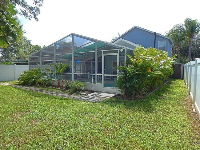 Building Photo - 5869 Meadowpark Pl