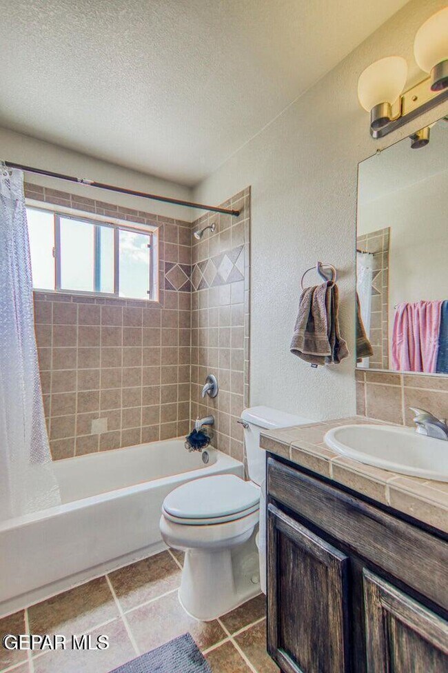 Building Photo - 6372 Franklin Ridge Dr