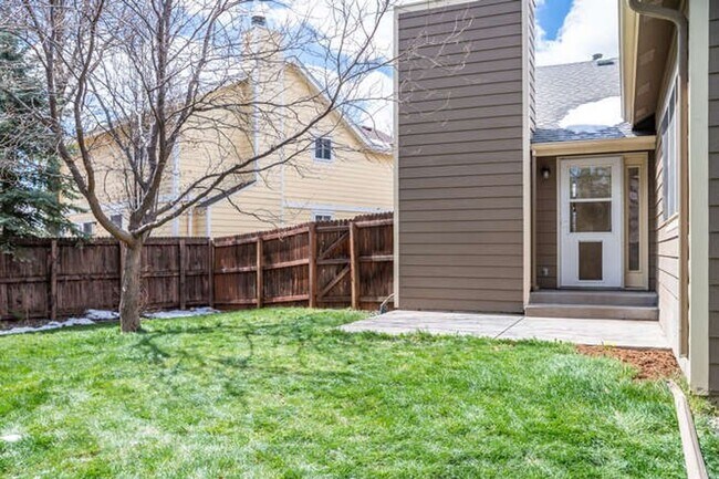 Building Photo - Online for roommate application ONLY