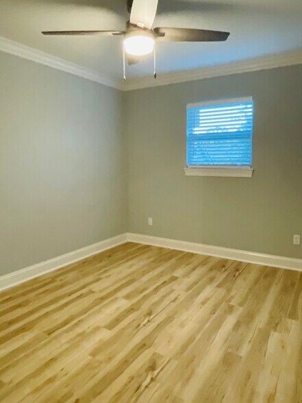 Building Photo - 619 Lavoisier St