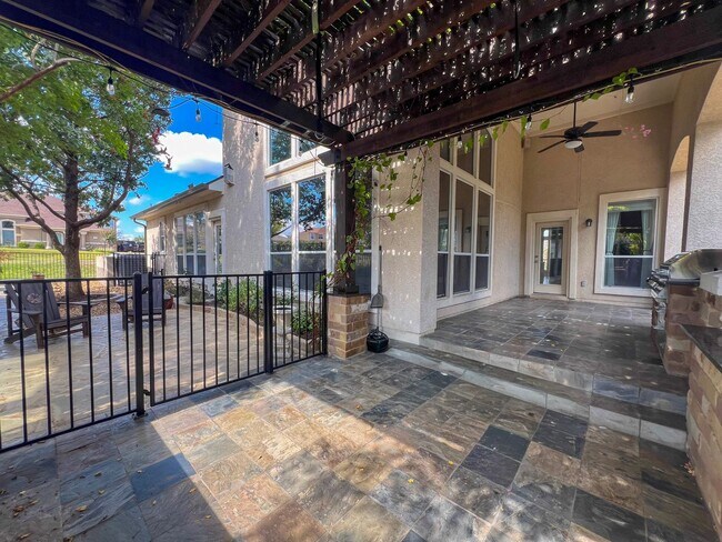 Building Photo - The Ridge at Alta Vista