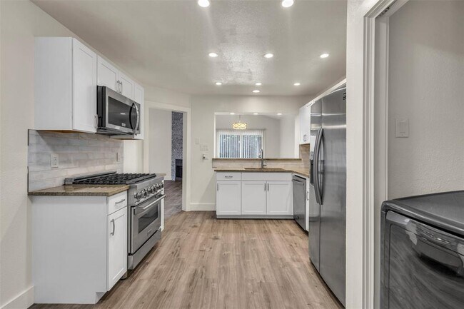 Building Photo - 12312 Yarmont Way
