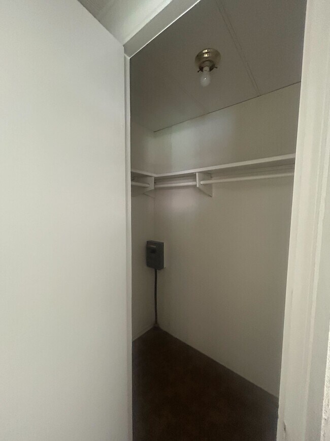 Building Photo - 3601 E Wyoming Ave