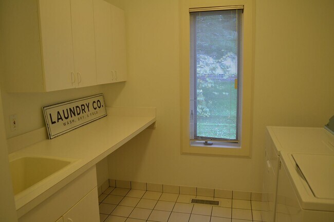 Building Photo - 39128 Glenlivet Ct