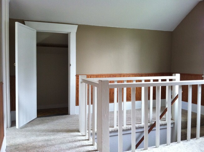 upstairs bonus room - 3218 SE 59th Avenue