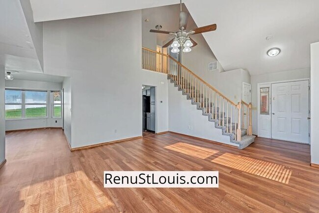 Building Photo - Now Available 3 bedroom 2.5 baths