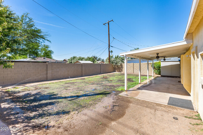 Building Photo - 3545 E Flower St