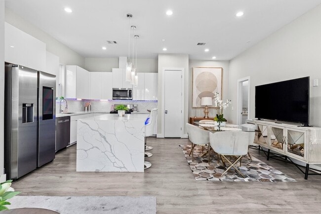 Building Photo - 851 Prosper St