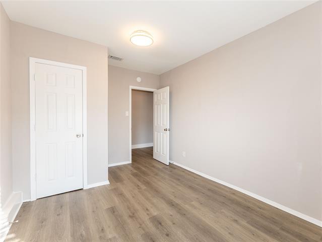 Building Photo - 1932 Mars Dr