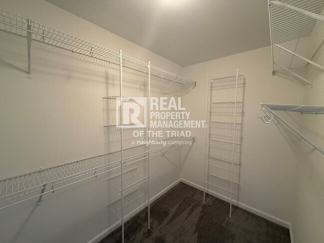Building Photo - 2234 Nettlebrook Dr