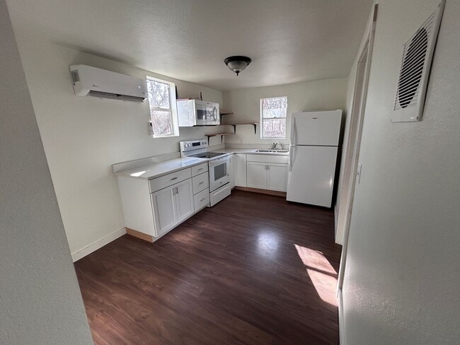 Building Photo - 1 bedroom home