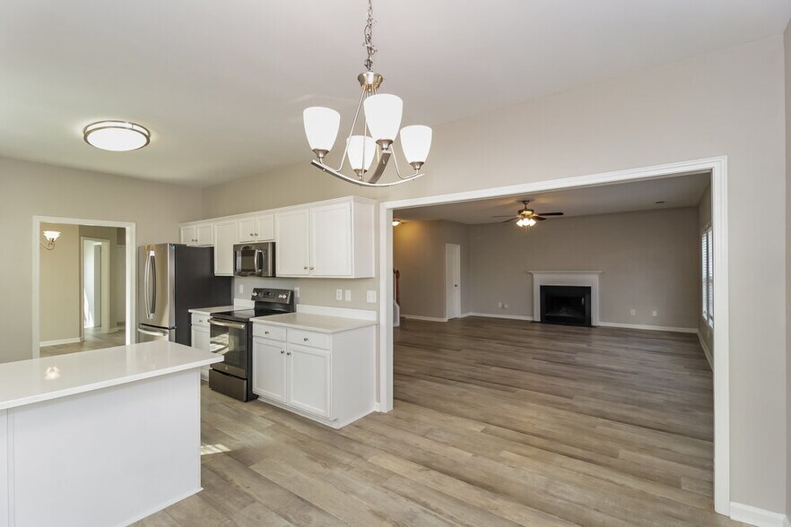 Building Photo - 312 Oakhaven Way