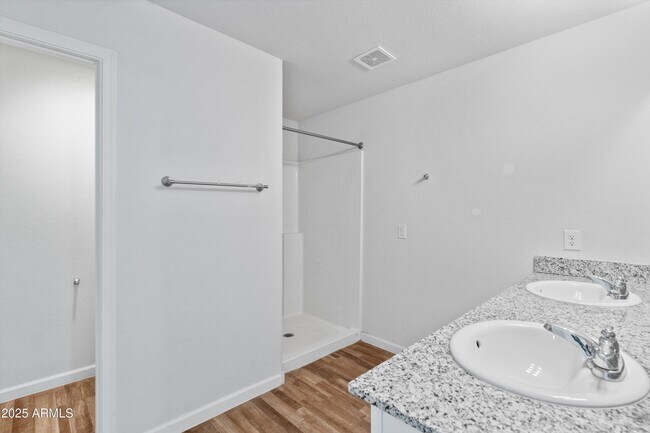 Building Photo - 2084 E Velvet Pl