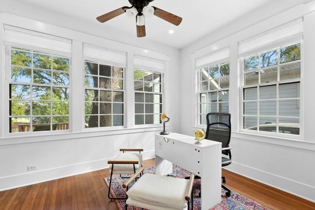 Building Photo - 1206 W 22 1/2 St