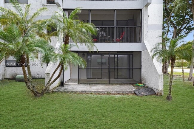 Building Photo - 200 Lakeview Dr