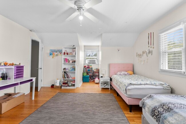 Building Photo - 214 Country Rd