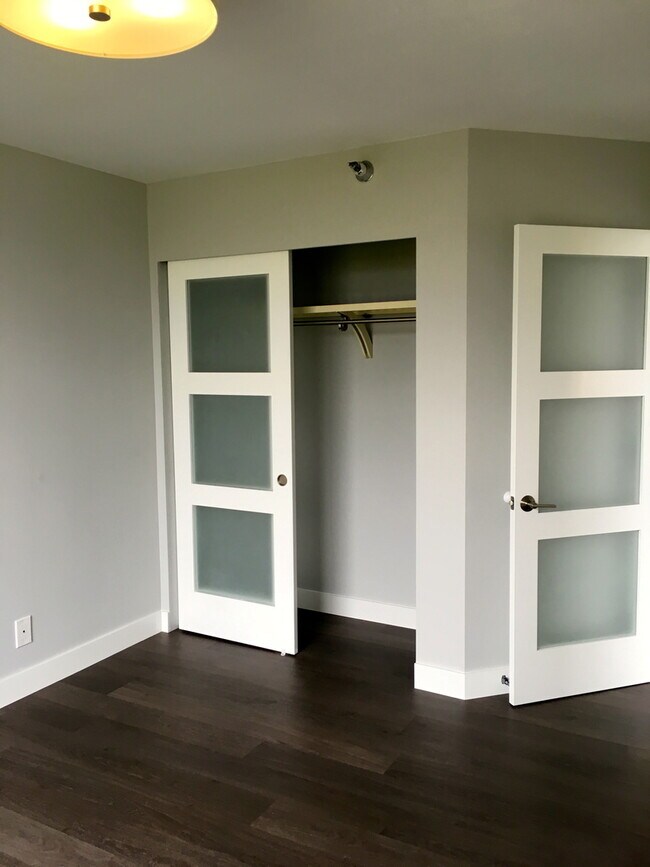 Building Photo - 2/2/2 Liliuokalani Gardens condo, Waikiki, Spacious, Great Views & Amenities