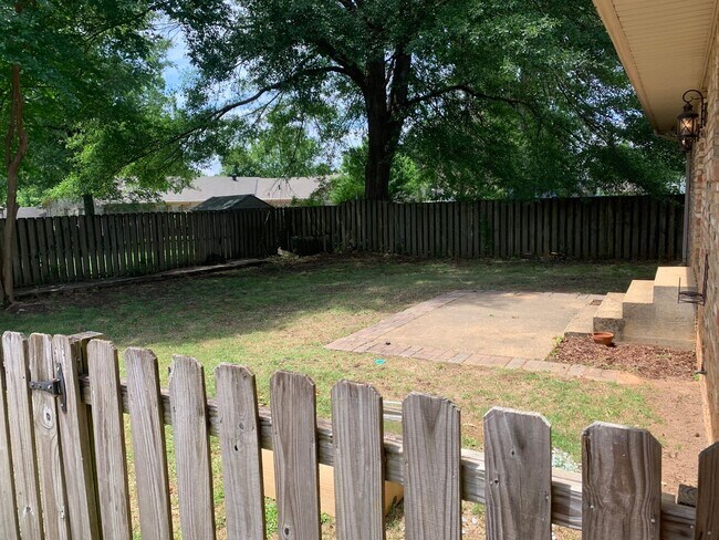 Building Photo - 1991 Idlewood Dr