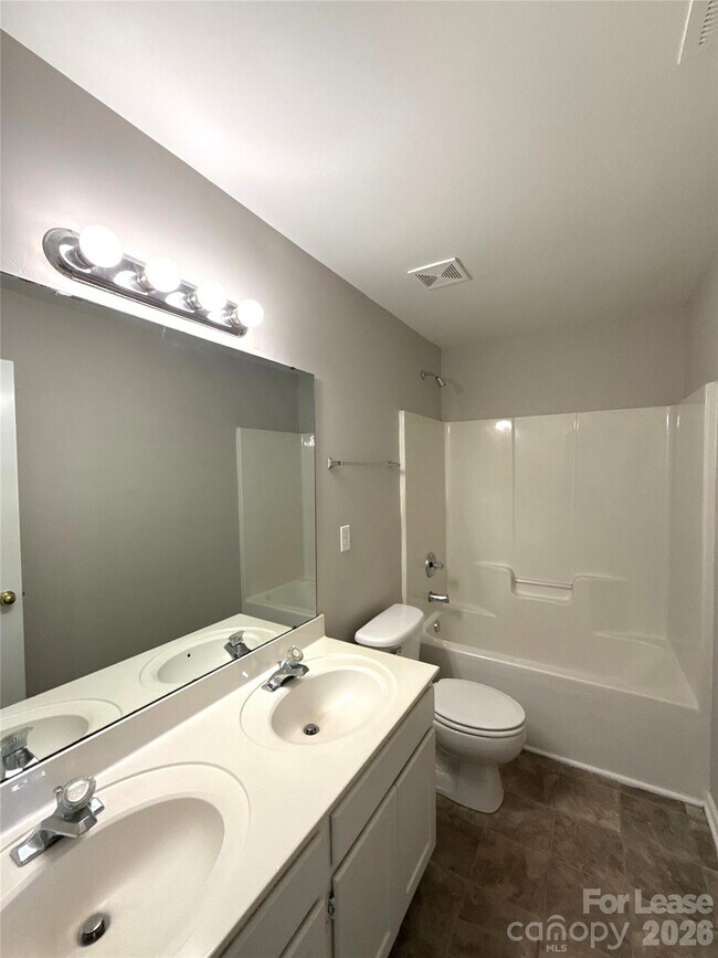 Building Photo - 1207 Joannas Ct