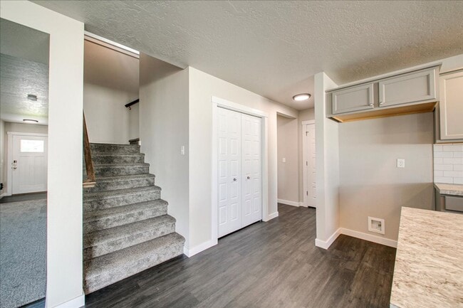 Building Photo - Two Story, Spacious Star Home!