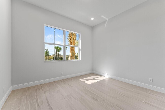 Building Photo - 12542 Nautilus Cir