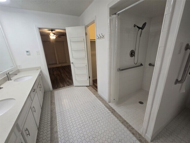 Building Photo - 9802 Sagepike Dr