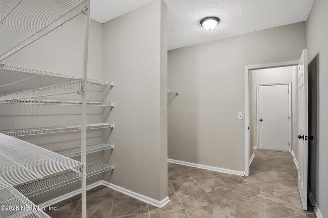 Building Photo - 1674 Hawkins Cove Dr E