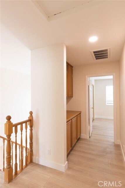 Building Photo - 2215 Marshallfield Ln