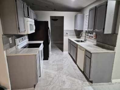 Building Photo - 407 Anise Pl
