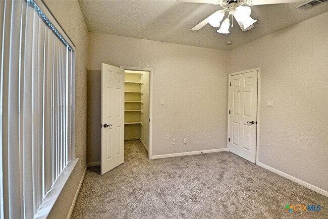 Building Photo - 2725 Diamond Trail