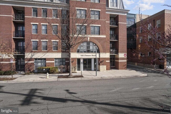 Primary Photo - 1111 Oronoco St