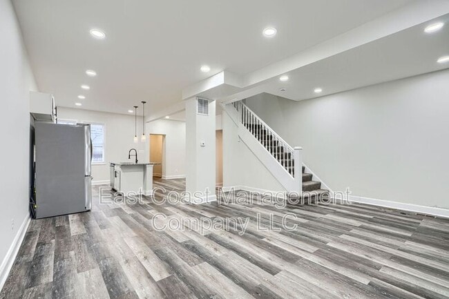 Building Photo - 518 Normandy Ave