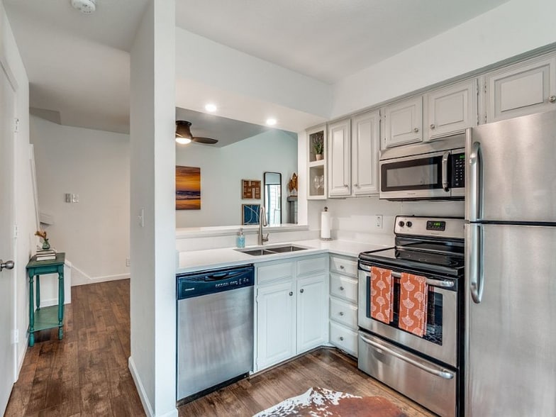 Building Photo - 5200 Martel Ave