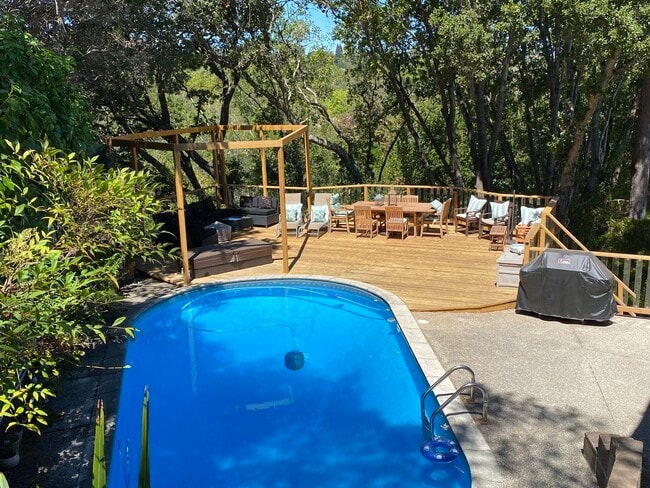 Building Photo - 819 Villa Vista St