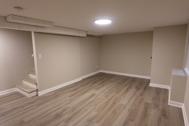 Building Photo - 1420 Shermer Rd