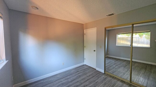 Building Photo - 2585 Duet Dr