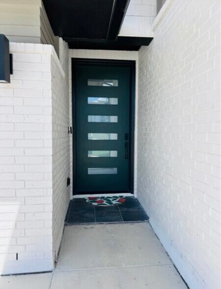 Building Photo - 272 Navarro