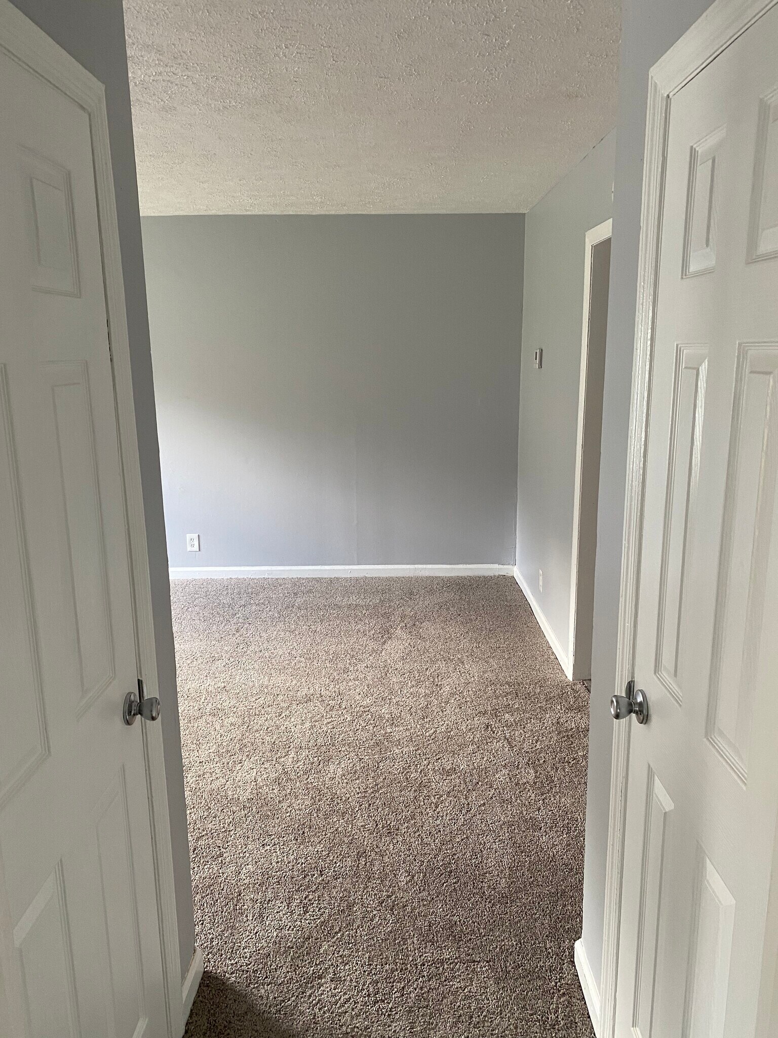 Building Photo - 738 Flint Ridge Dr