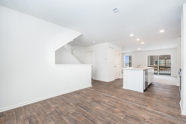 Building Photo - 1455 Yosemite Way