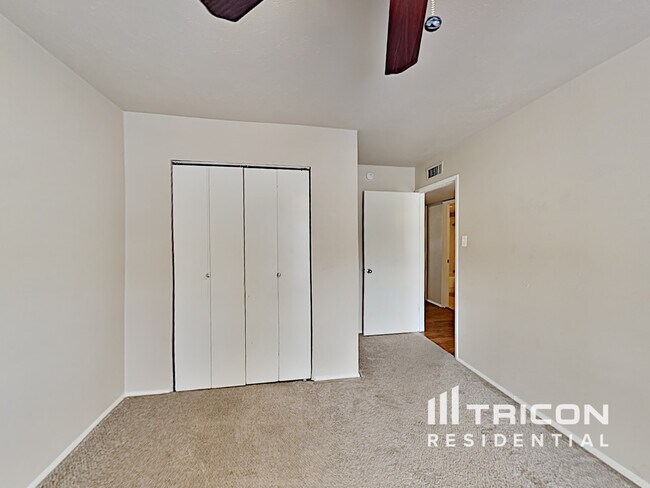 Building Photo - 3833 O'Hare Dr