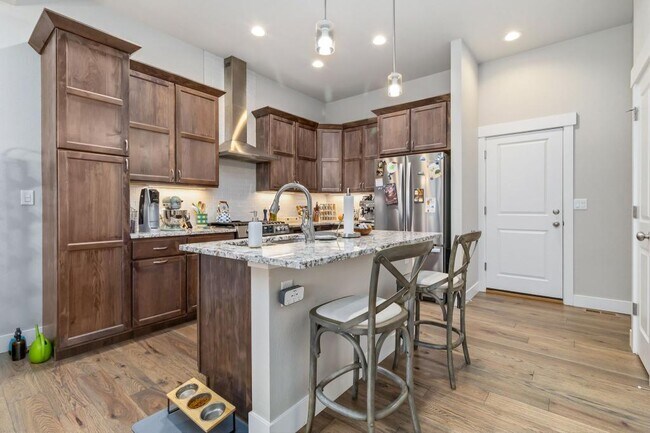 Building Photo - 5120 Longshaw Ct