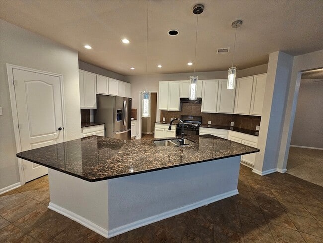 Building Photo - 4330 Lake Cypress Cir